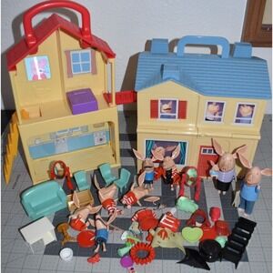 Olivia Pig Dollhouse LOT 2 in 1 Transforms 2010 Pig Furniture Clothes More